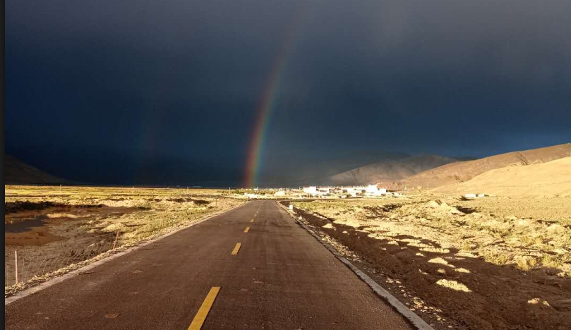 明康中錦客服團(tuán)隊(duì)6名工程師遠(yuǎn)赴西藏，為多個邊遠(yuǎn)基層醫(yī)院裝配培訓(xùn)無創(chuàng)呼吸機(jī)